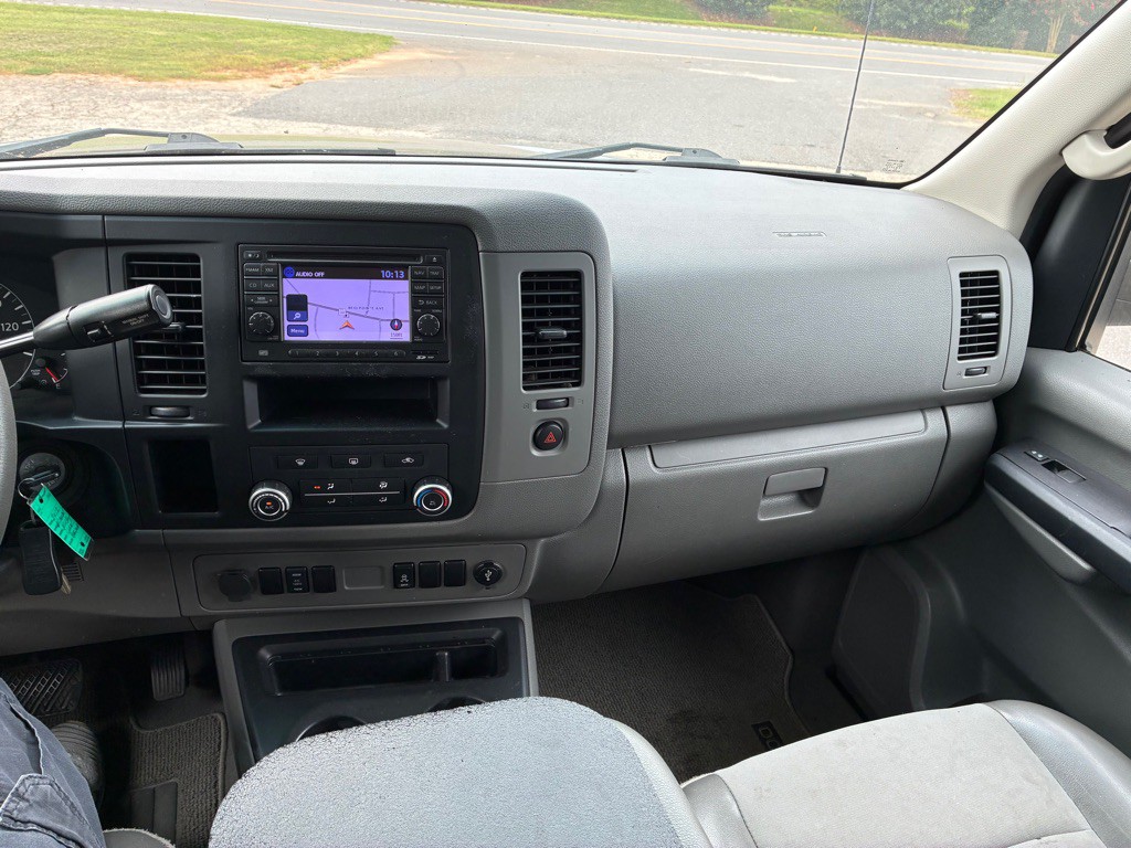 2013 Nissan NV Image 15
