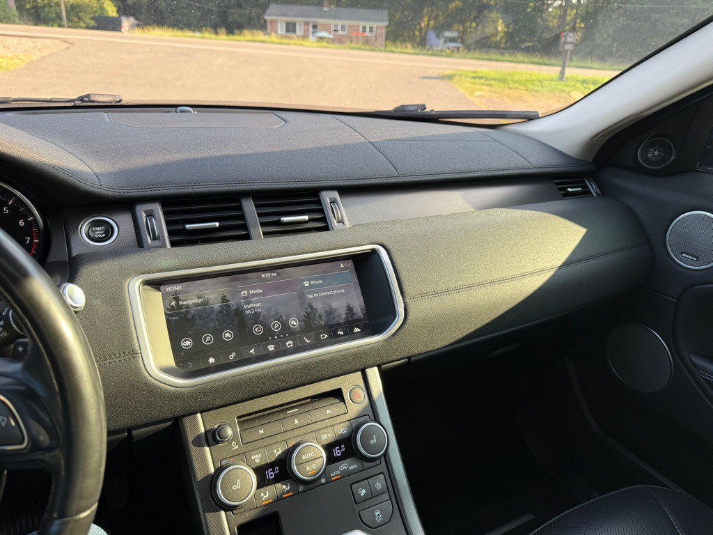 2018 Land Rover Range Rover Evoque Image 17