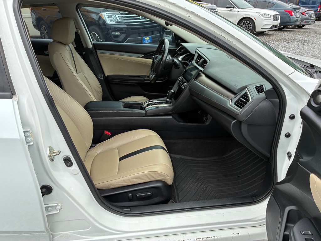 2016 Honda Civic Image 9
