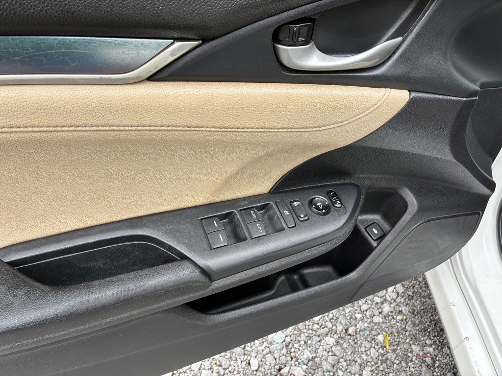 2016 Honda Civic Image 12
