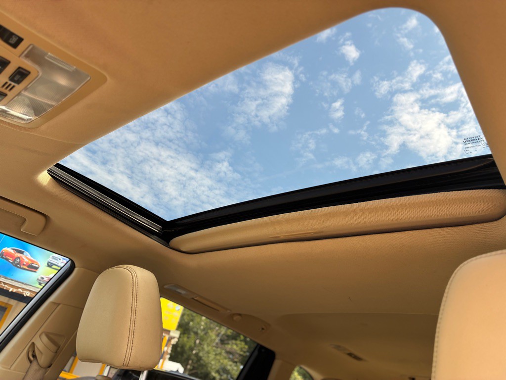 2015 Toyota Highlander Image 16