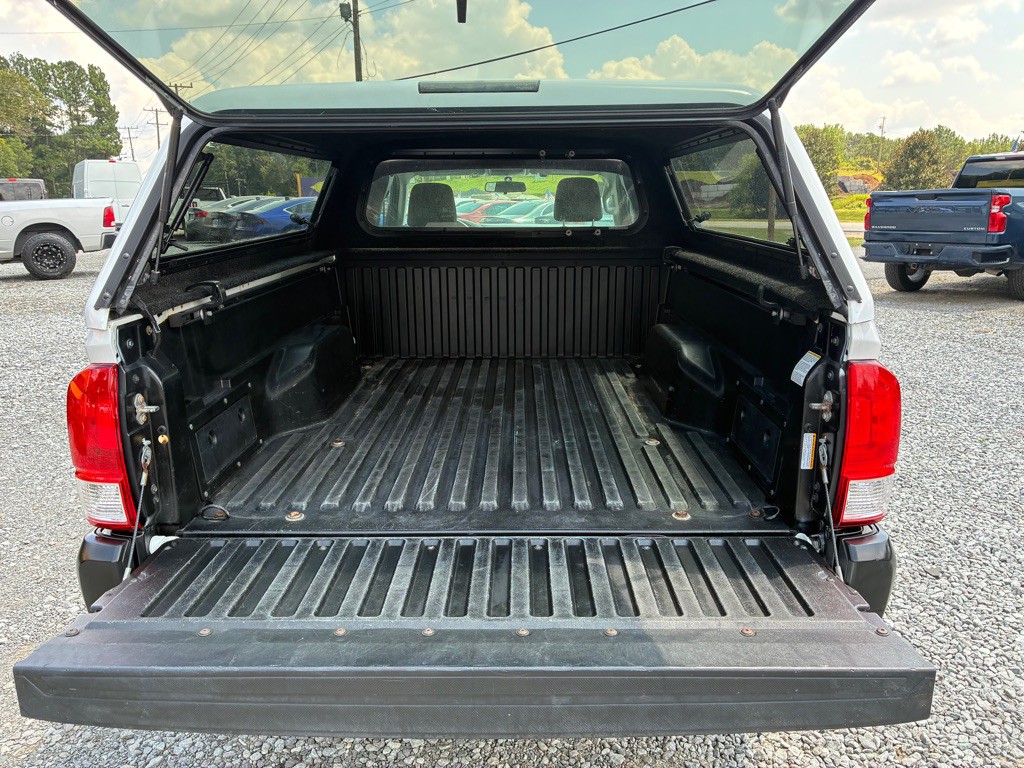 2016 Toyota Tacoma Image 9