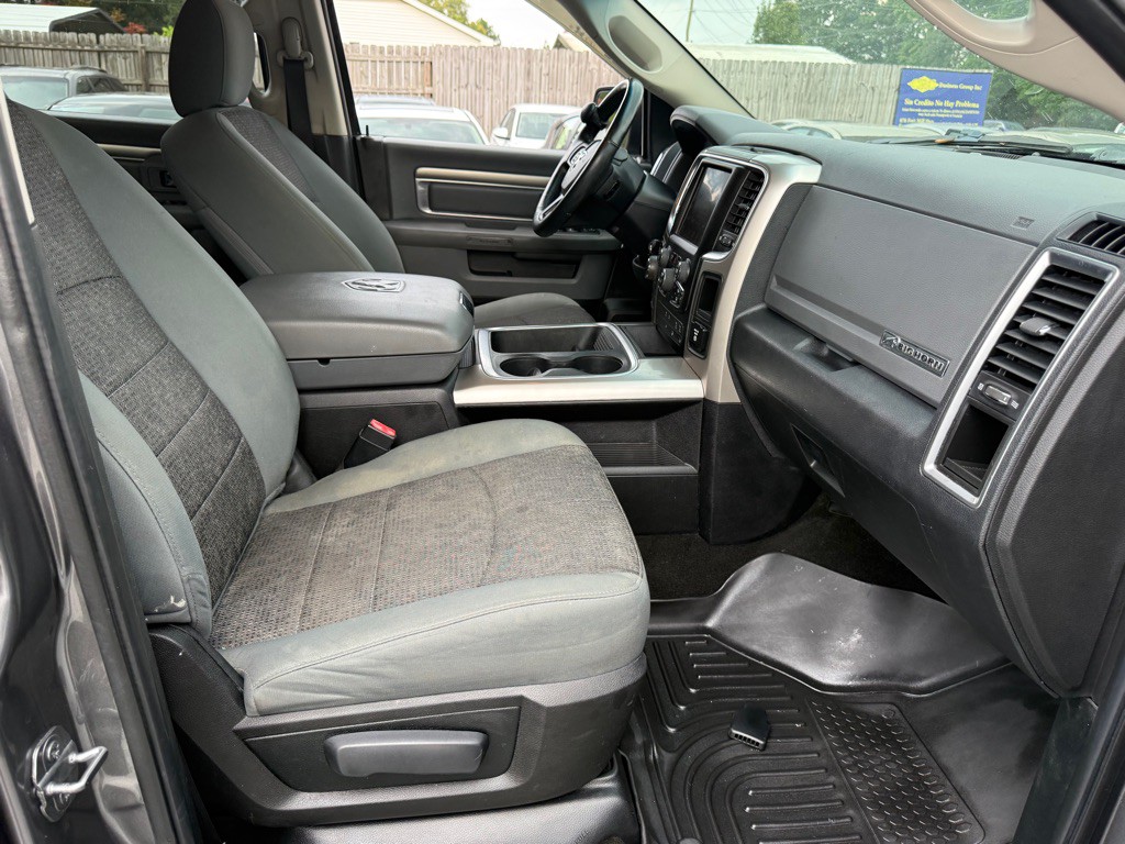 2016 RAM 1500 Image 6