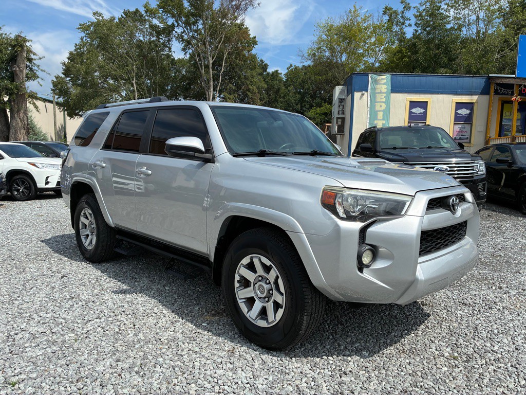 2016 Toyota 4Runner Image 2