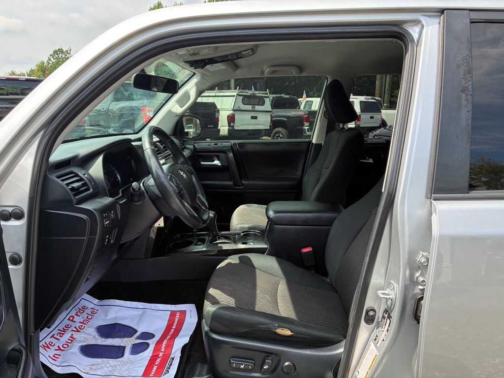 2016 Toyota 4Runner Image 7