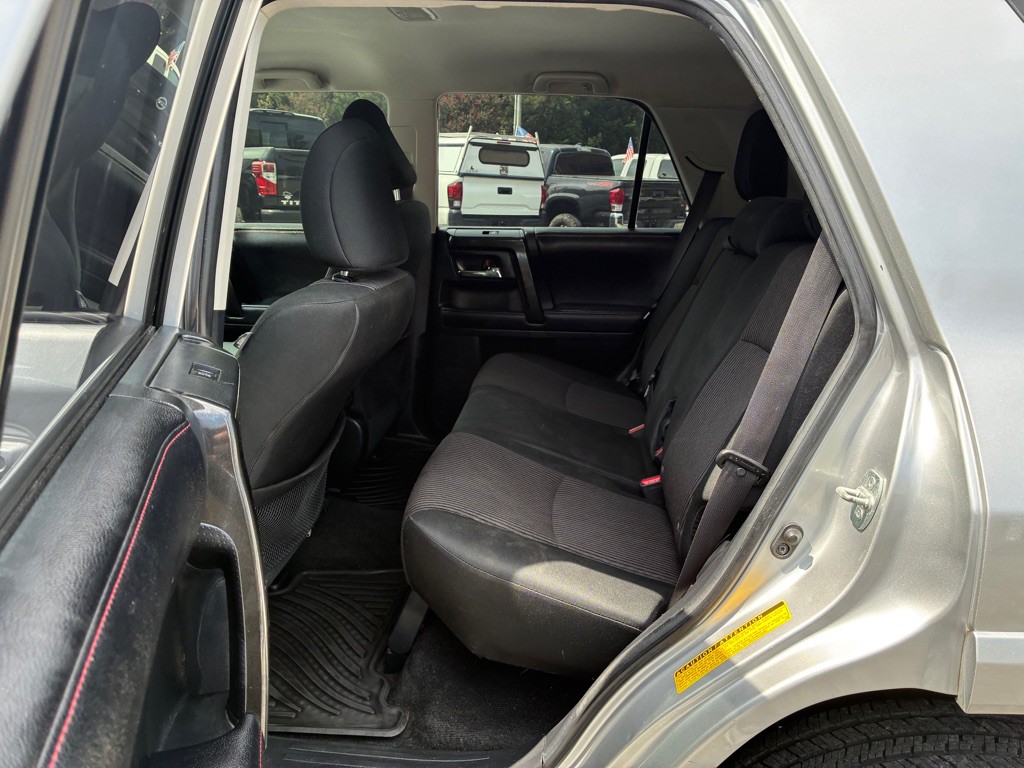 2016 Toyota 4Runner Image 8