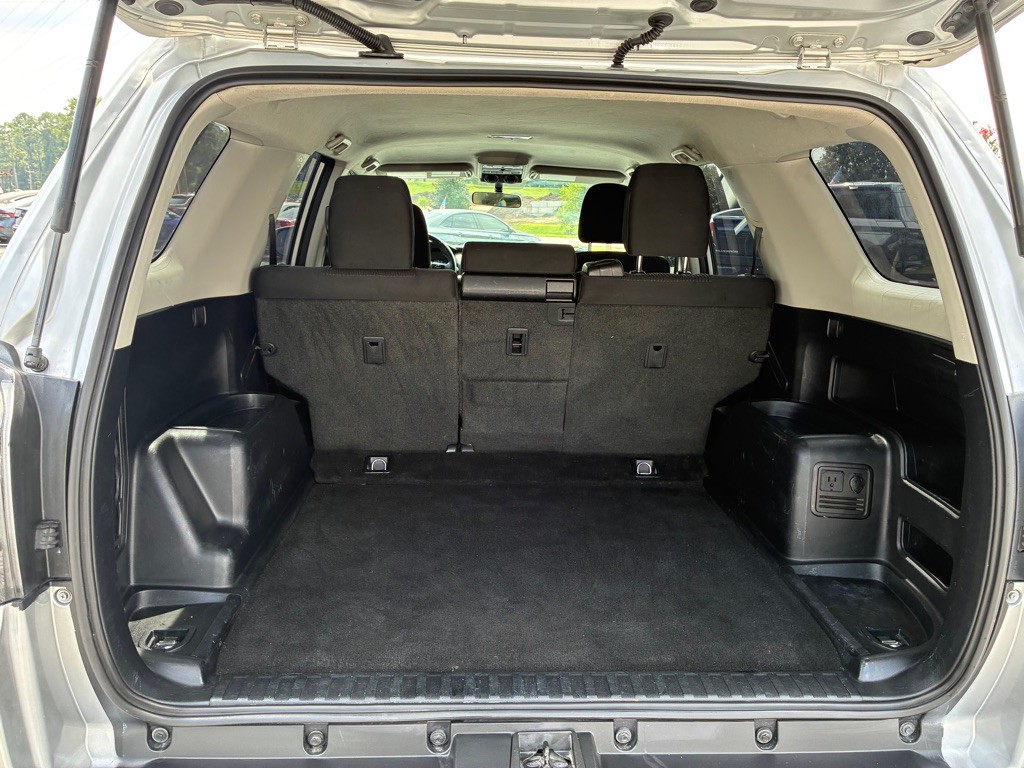 2016 Toyota 4Runner Image 11