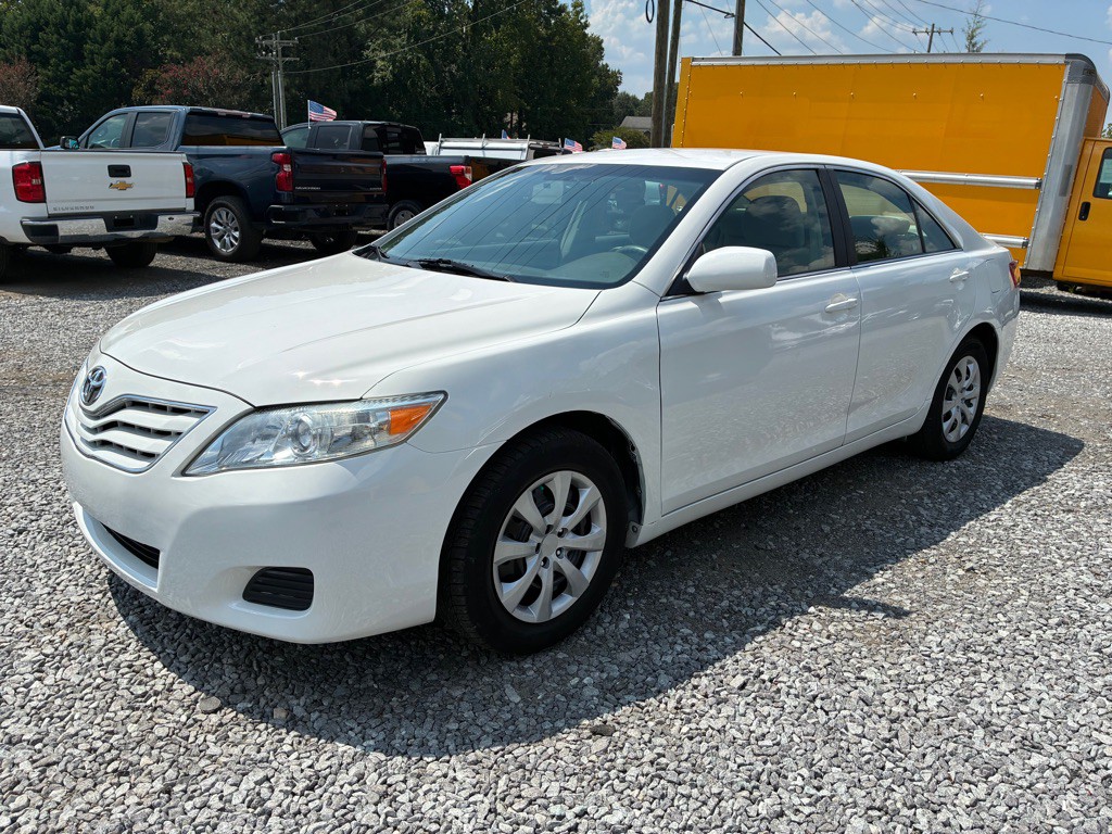2011 Toyota Camry Image 1