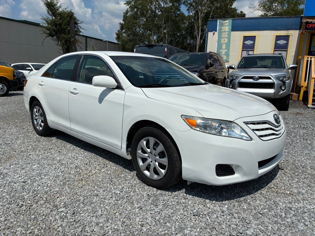 2011 Toyota Camry Image 3
