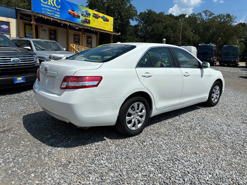 2011 Toyota Camry Image 4