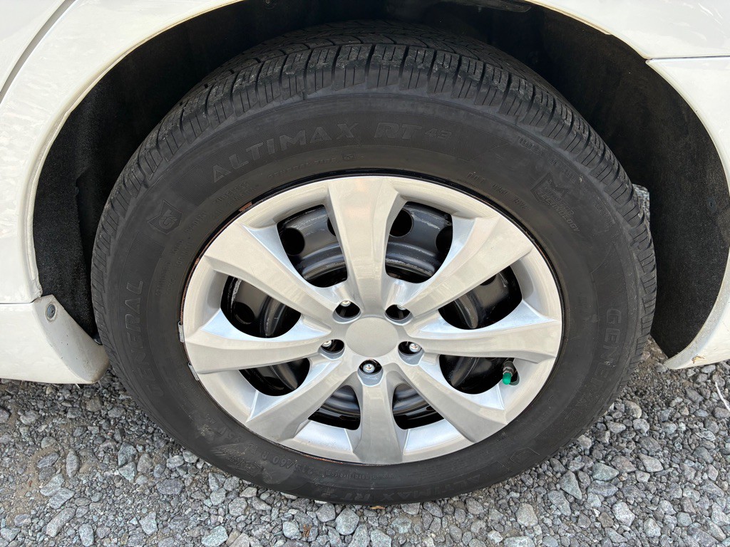 2011 Toyota Camry Image 6