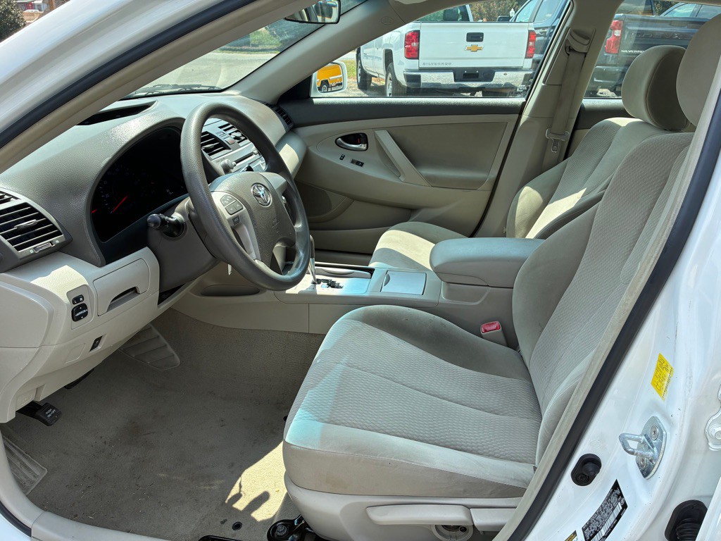 2011 Toyota Camry Image 9