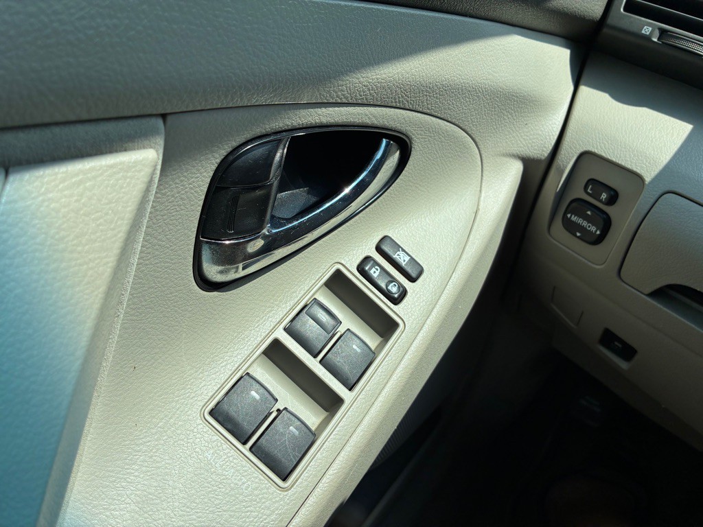 2011 Toyota Camry Image 16