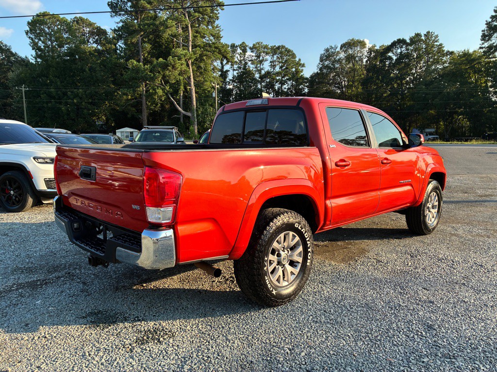 2017 Toyota Tacoma Image 3