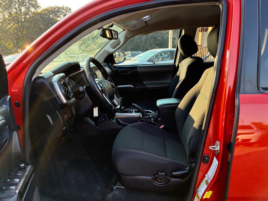 2017 Toyota Tacoma Image 7