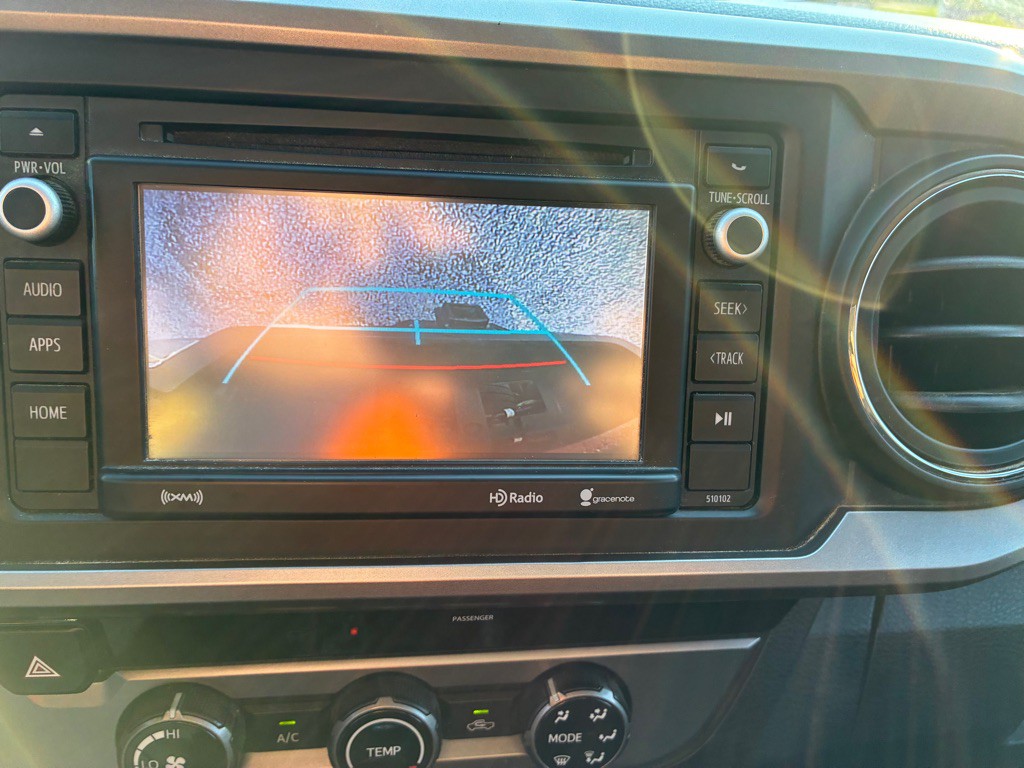 2017 Toyota Tacoma Image 16