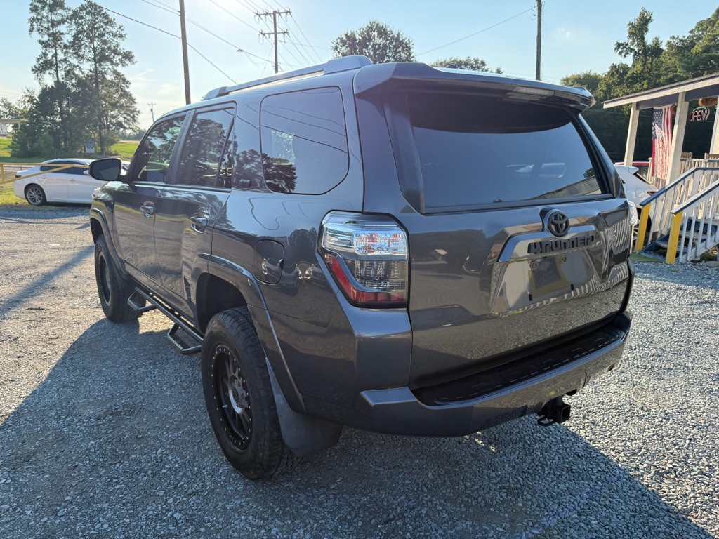 2016 Toyota 4Runner Image 2