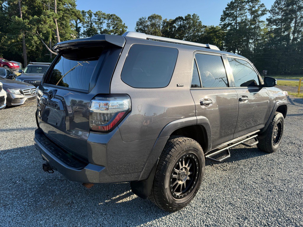 2016 Toyota 4Runner Image 3