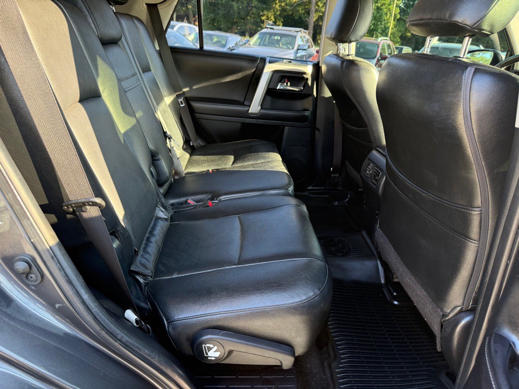 2016 Toyota 4Runner Image 8