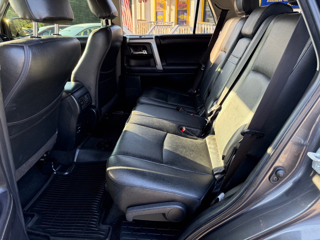 2016 Toyota 4Runner Image 10
