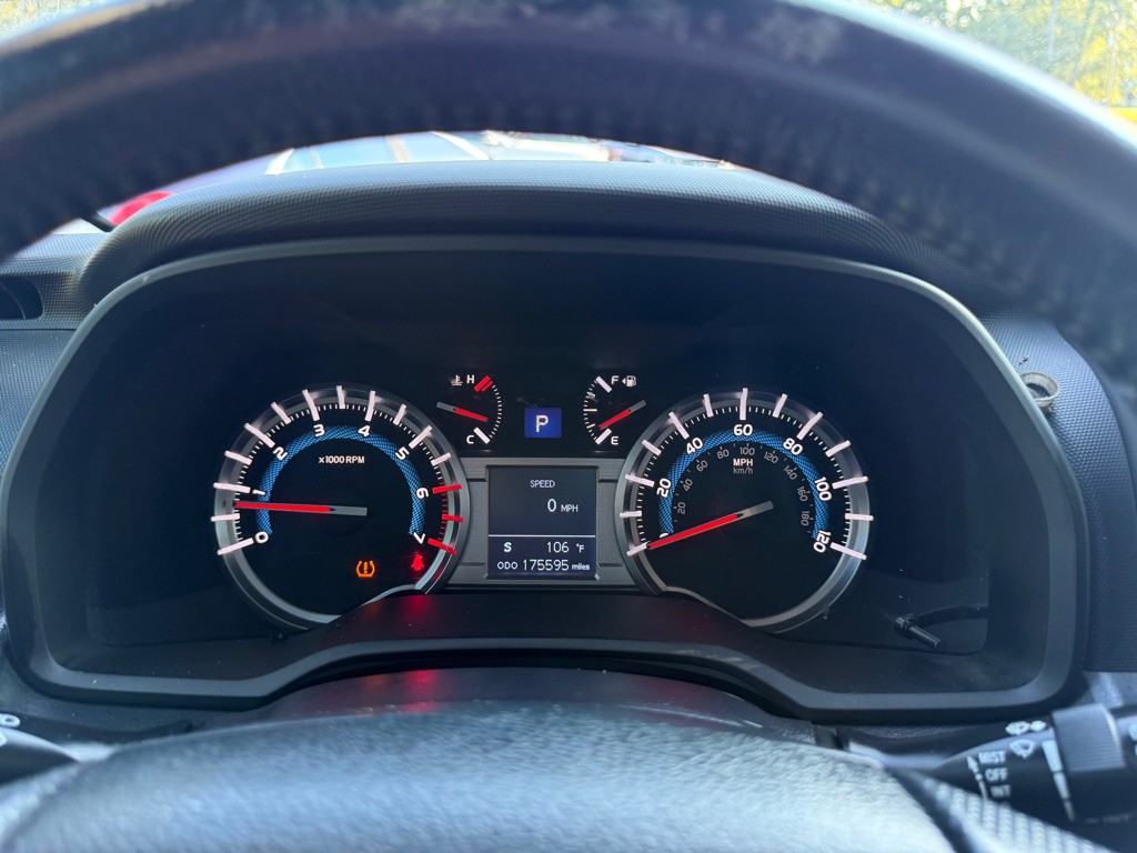 2016 Toyota 4Runner Image 13