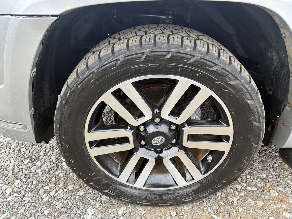 2015 Toyota 4Runner Image 6