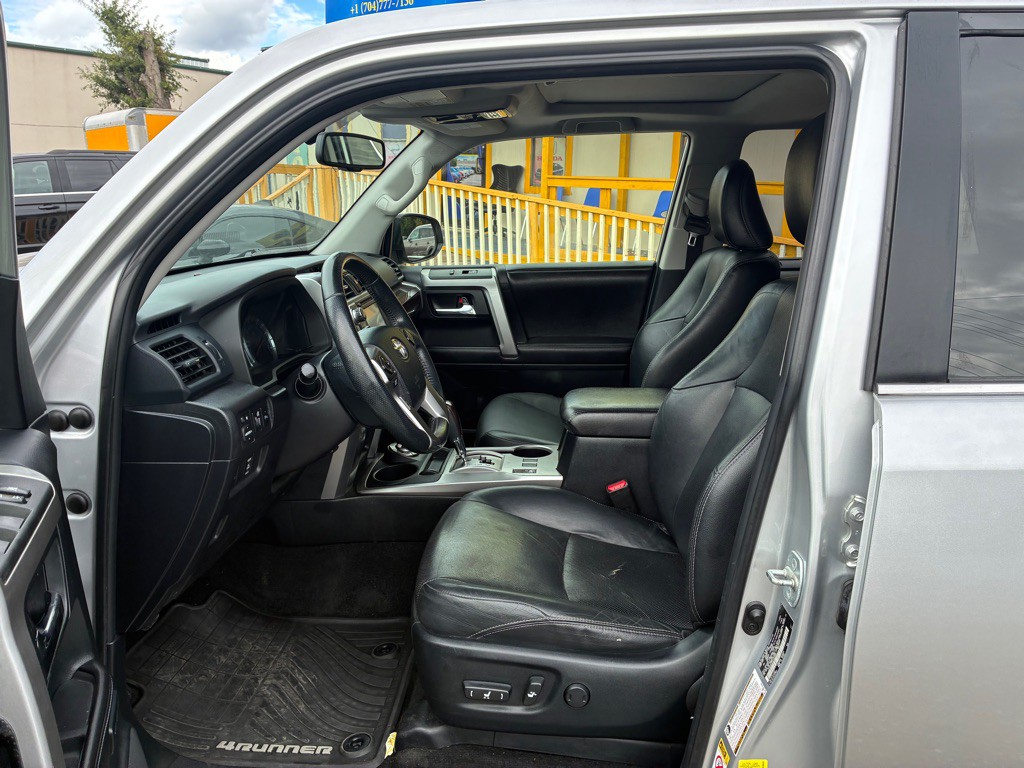 2015 Toyota 4Runner Image 7