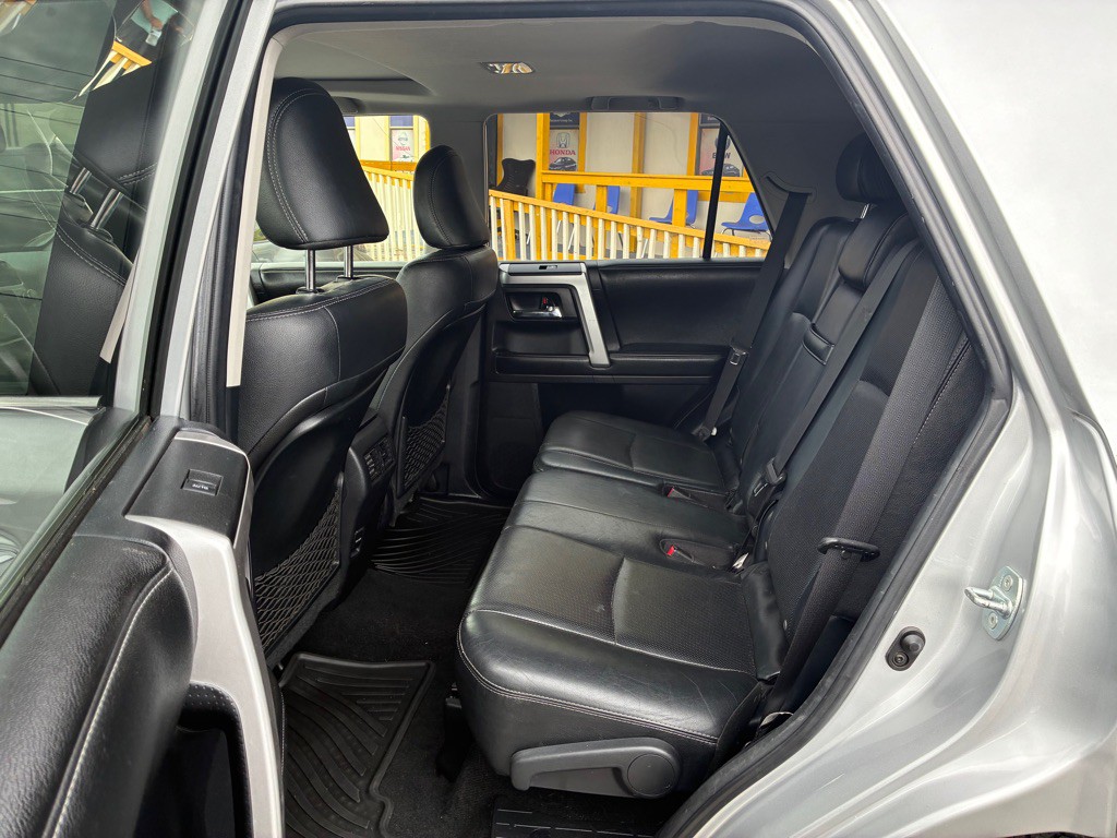 2015 Toyota 4Runner Image 8