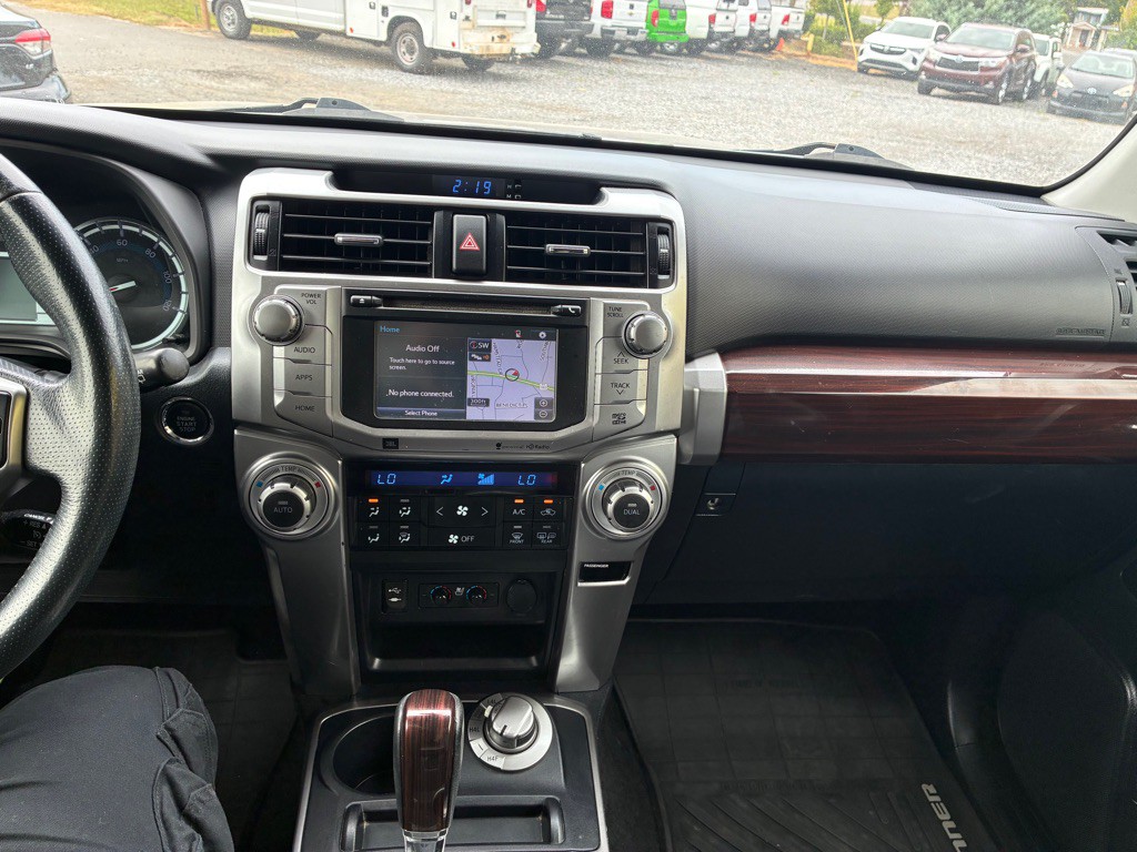 2015 Toyota 4Runner Image 16