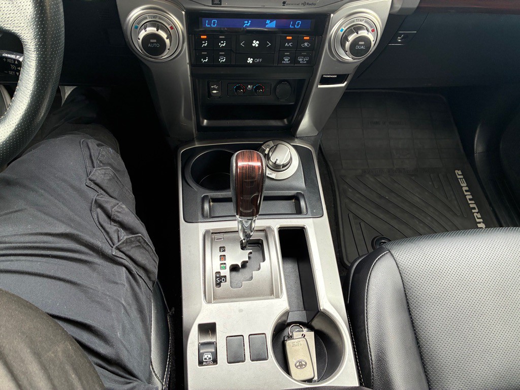 2015 Toyota 4Runner Image 18