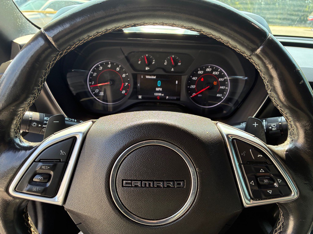2017 Chevrolet Camaro Image 11