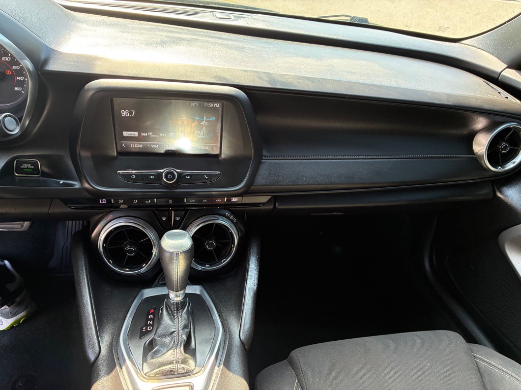 2017 Chevrolet Camaro Image 13