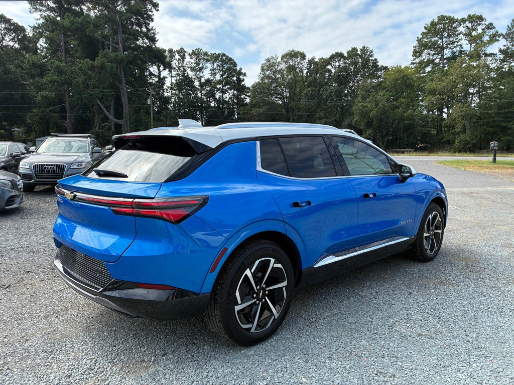 2024 Chevrolet Equinox Image 3