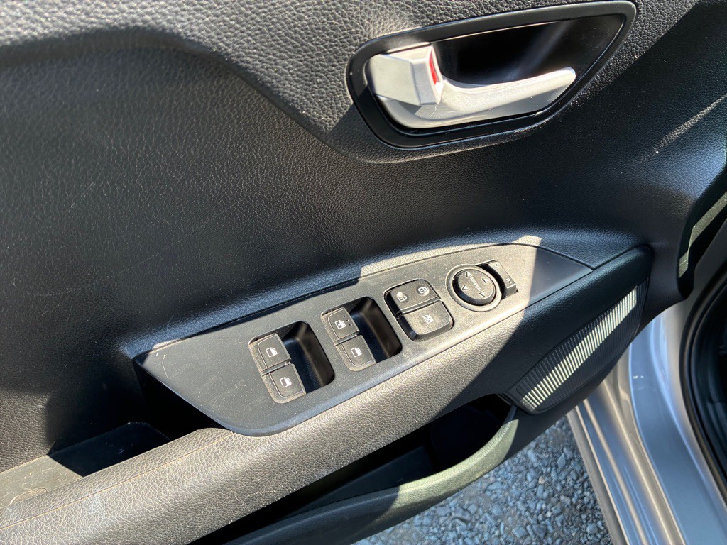 2023 Kia Rio Image 12