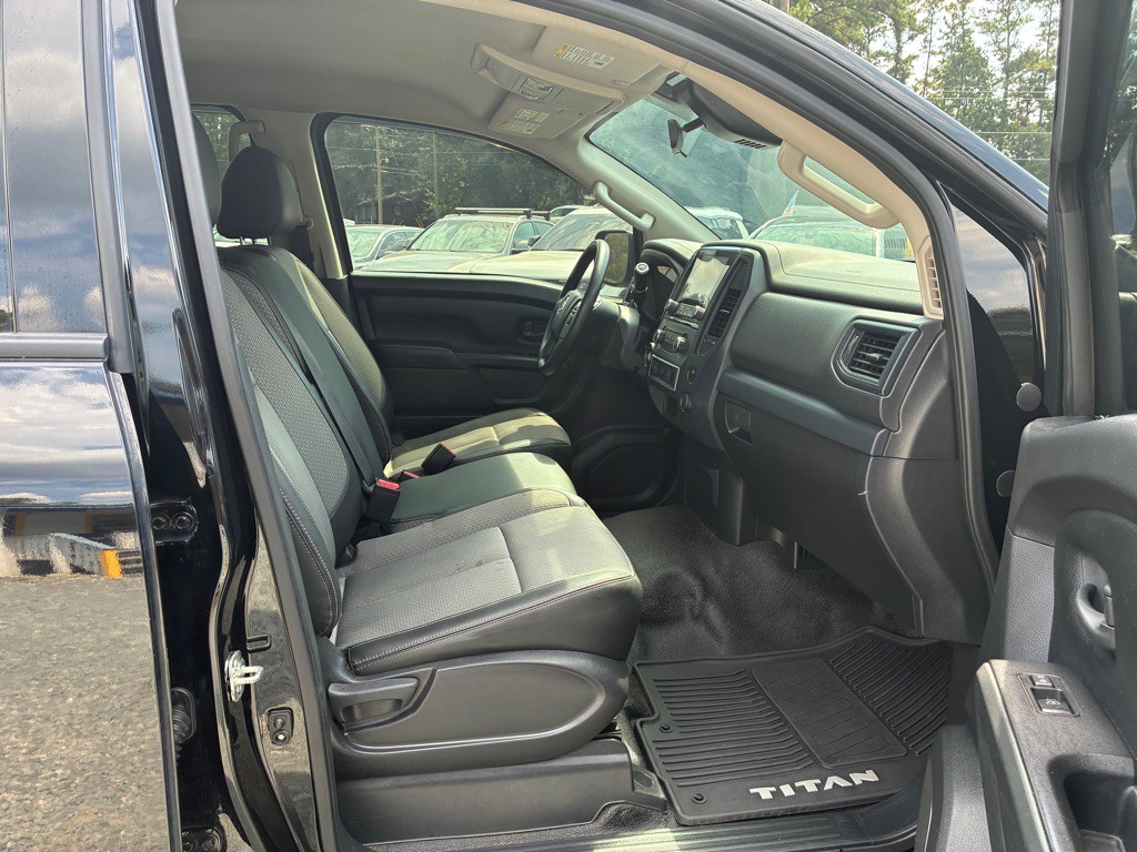 2021 Nissan Titan Image 9