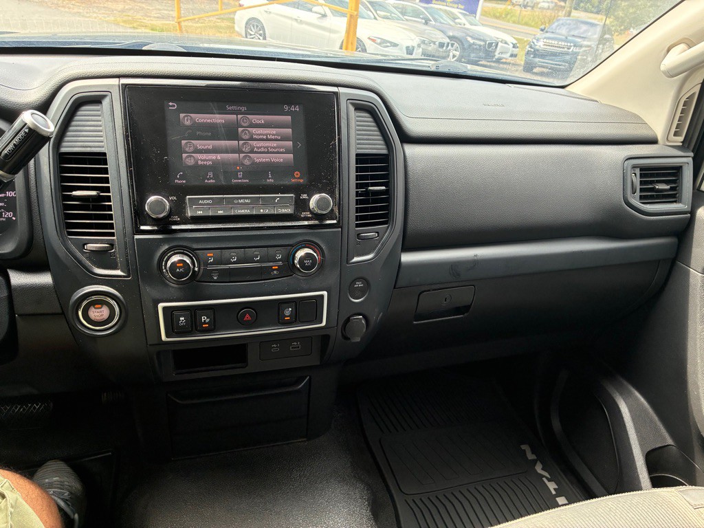 2021 Nissan Titan Image 15