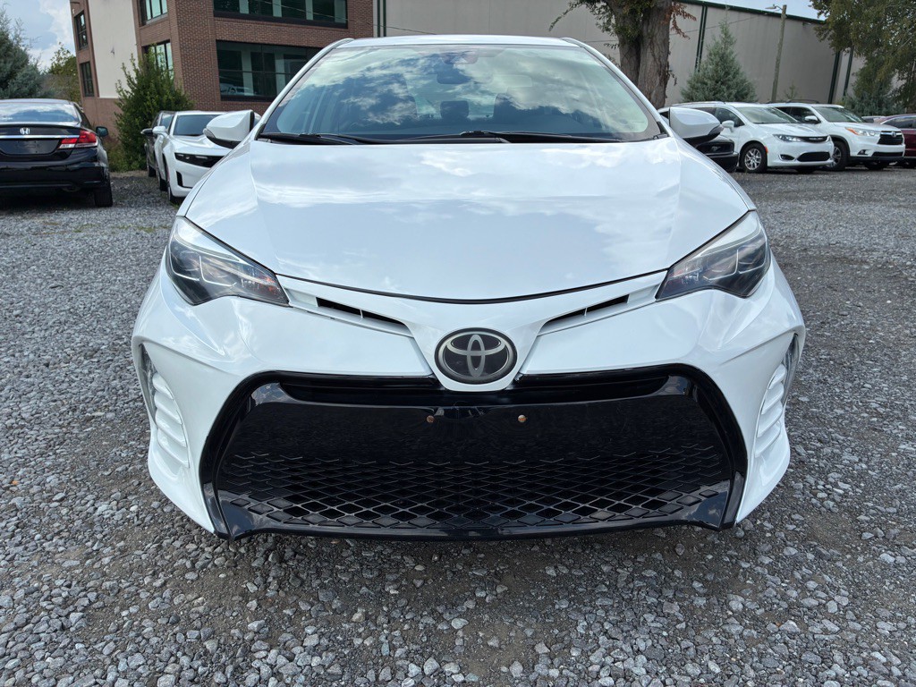 2018 Toyota Corolla Image 2