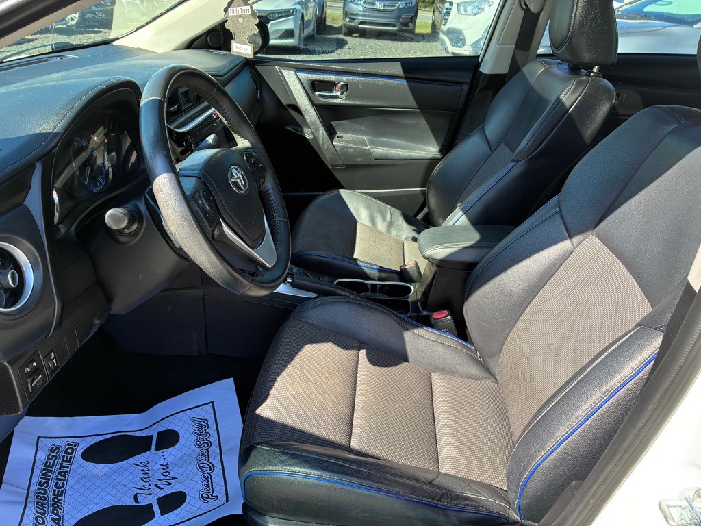 2017 Toyota Corolla Image 8