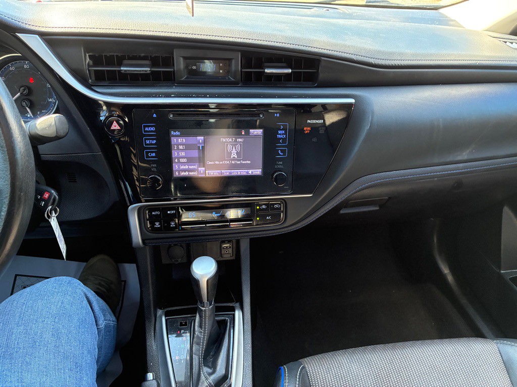 2017 Toyota Corolla Image 15