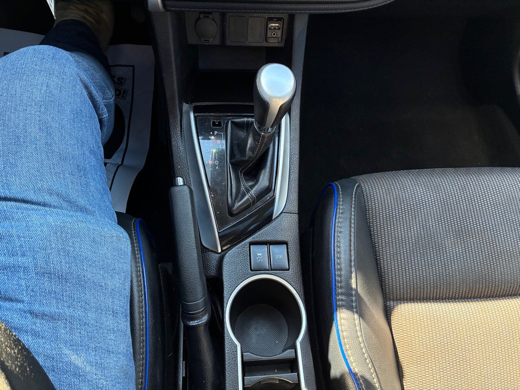 2017 Toyota Corolla Image 17
