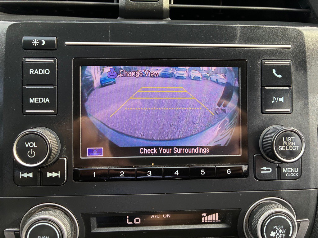 2017 Honda Civic Image 16