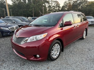 Image for 2013 Toyota Sienna XLE ID: 7743533