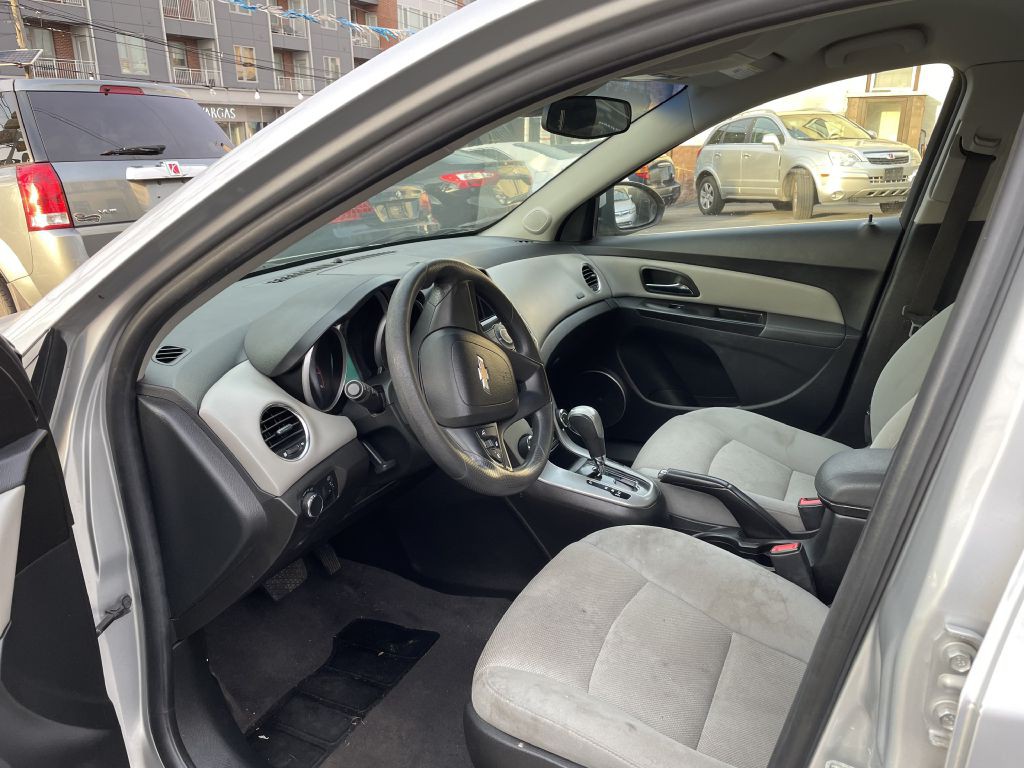 2012 Chevrolet Cruze Image 6