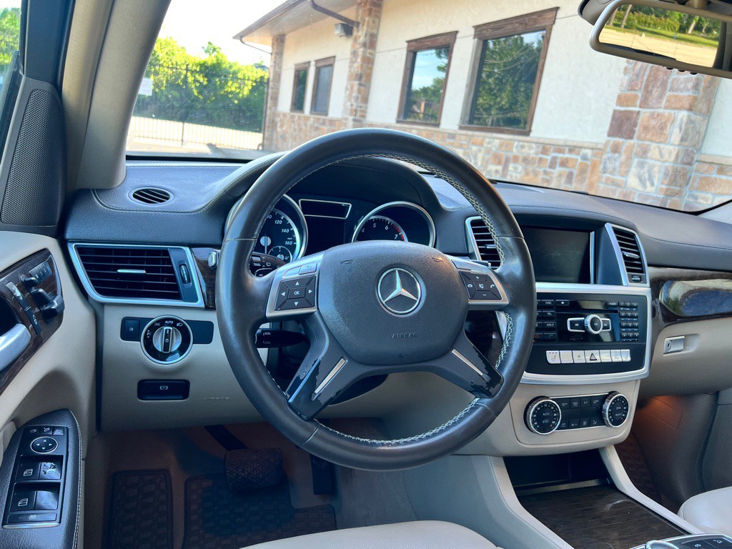 2013 Mercedes-Benz GL-Class Image 10