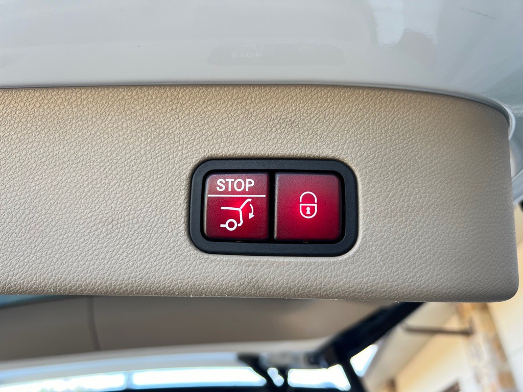 2013 Mercedes-Benz GL-Class Image 25