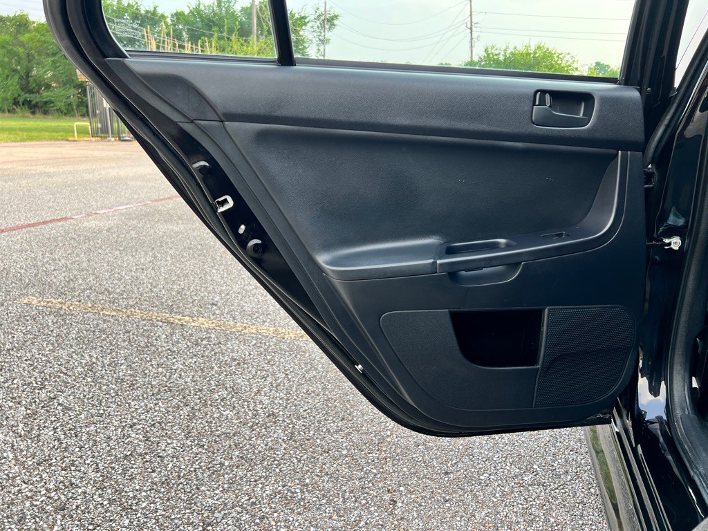 2013 Mitsubishi Lancer Image 19