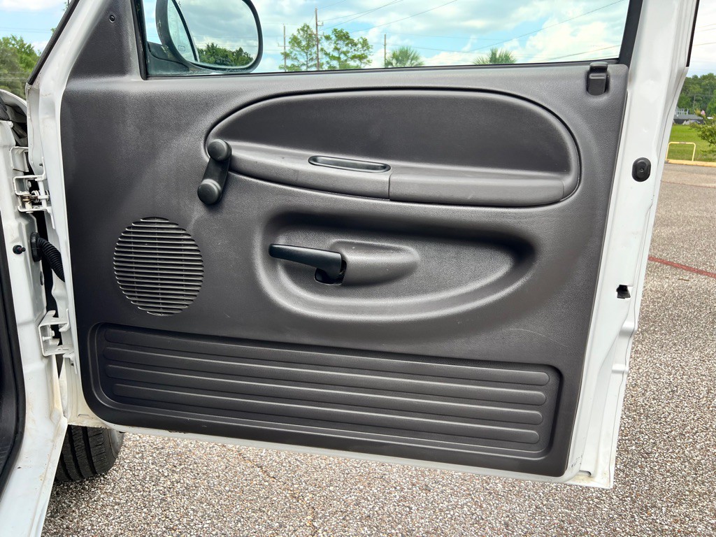 2001 Dodge Ram 2500 Image 18