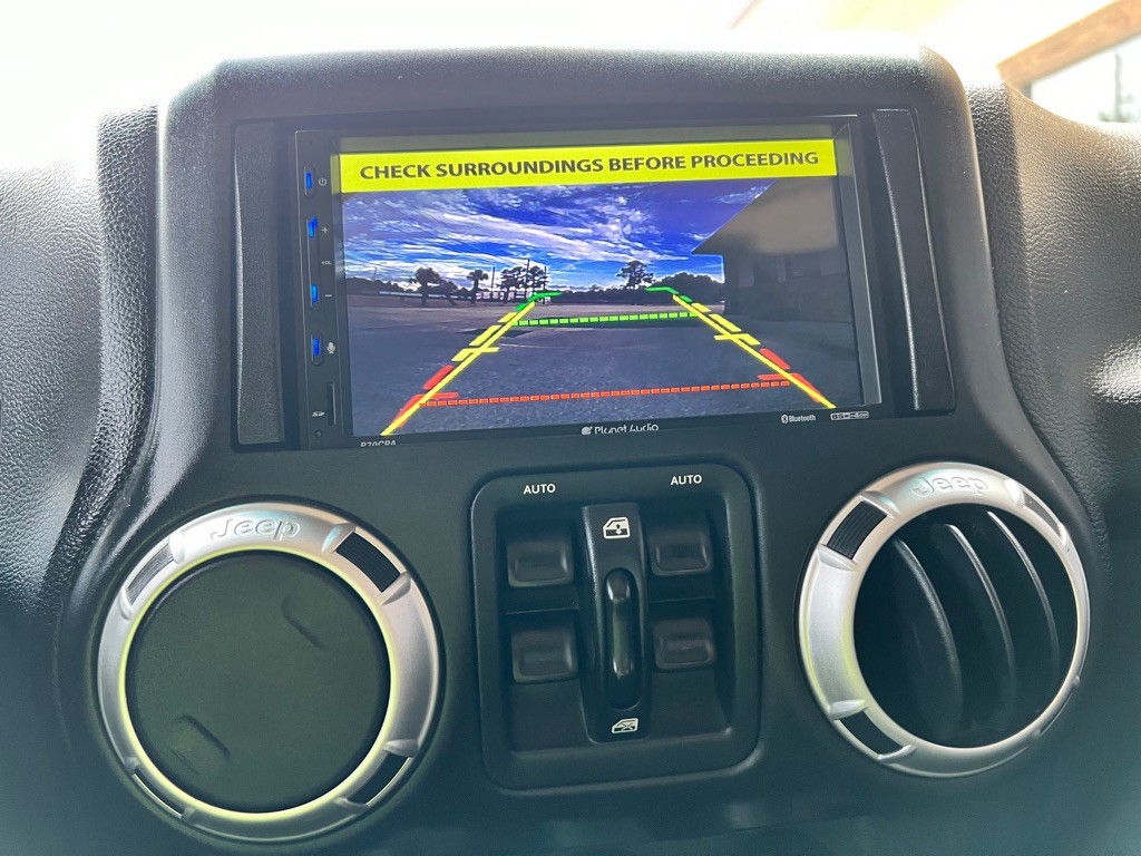 2015 Jeep Wrangler Unlimited Image 13