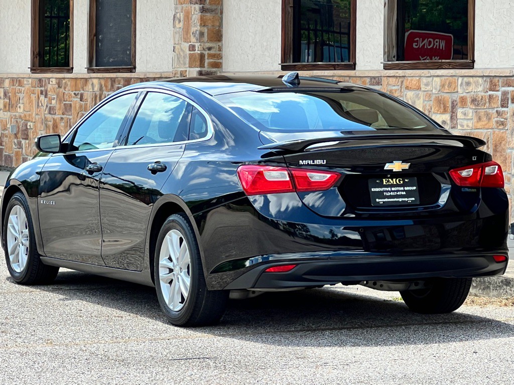 2016 Chevrolet Malibu Image 3