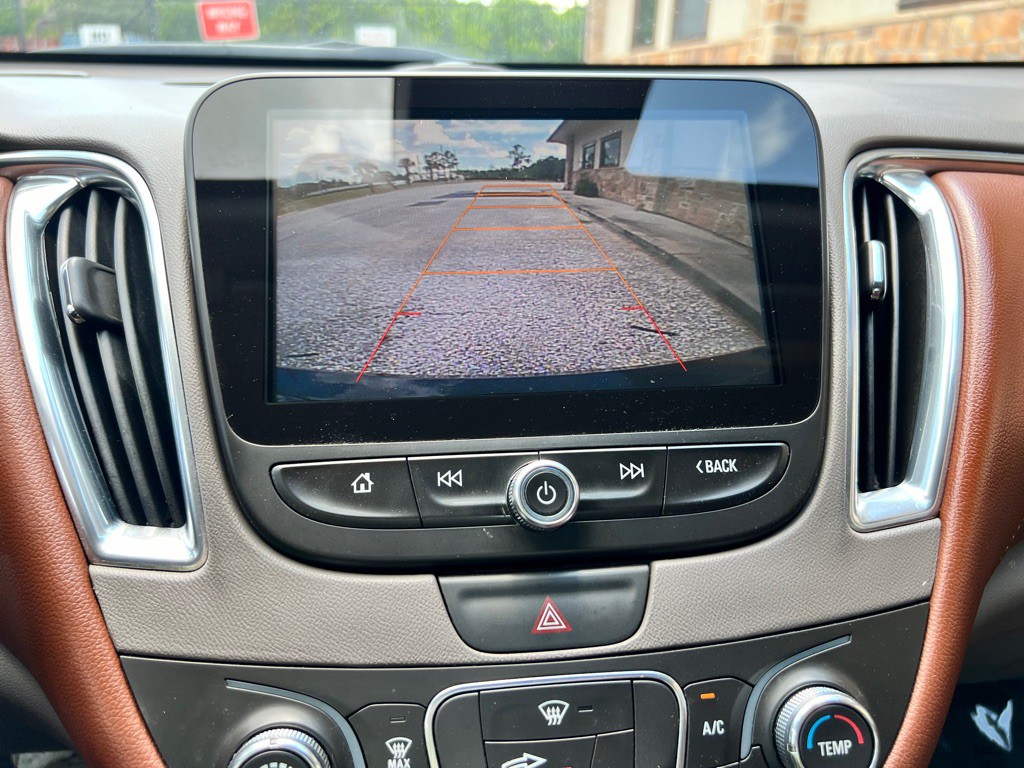 2016 Chevrolet Malibu Image 14